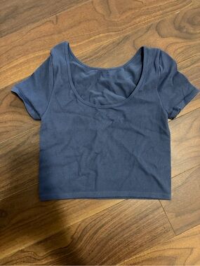 Scoop Neck Ribbed Crop Top in Navy